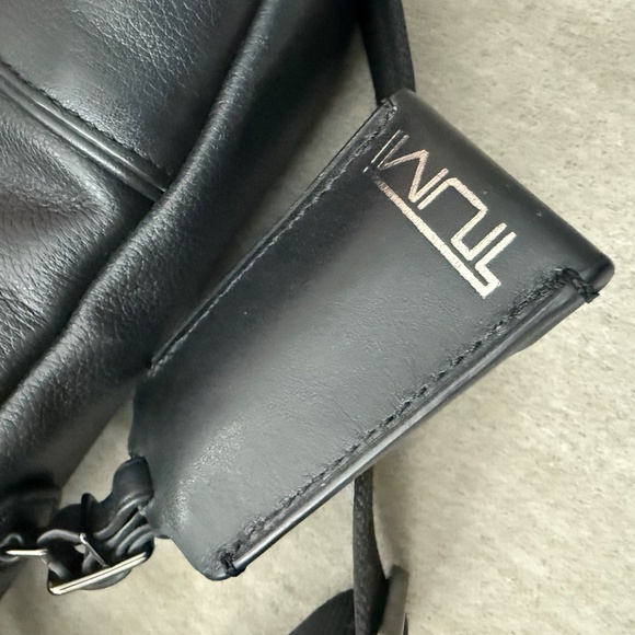 Tumi Sycamore Black Leather Brief Case - Picture 5 of 6